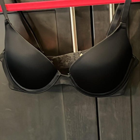 PINK Victoria's Secret padded, underwire & push up Black Bra. 32A - Picture 7 of 8